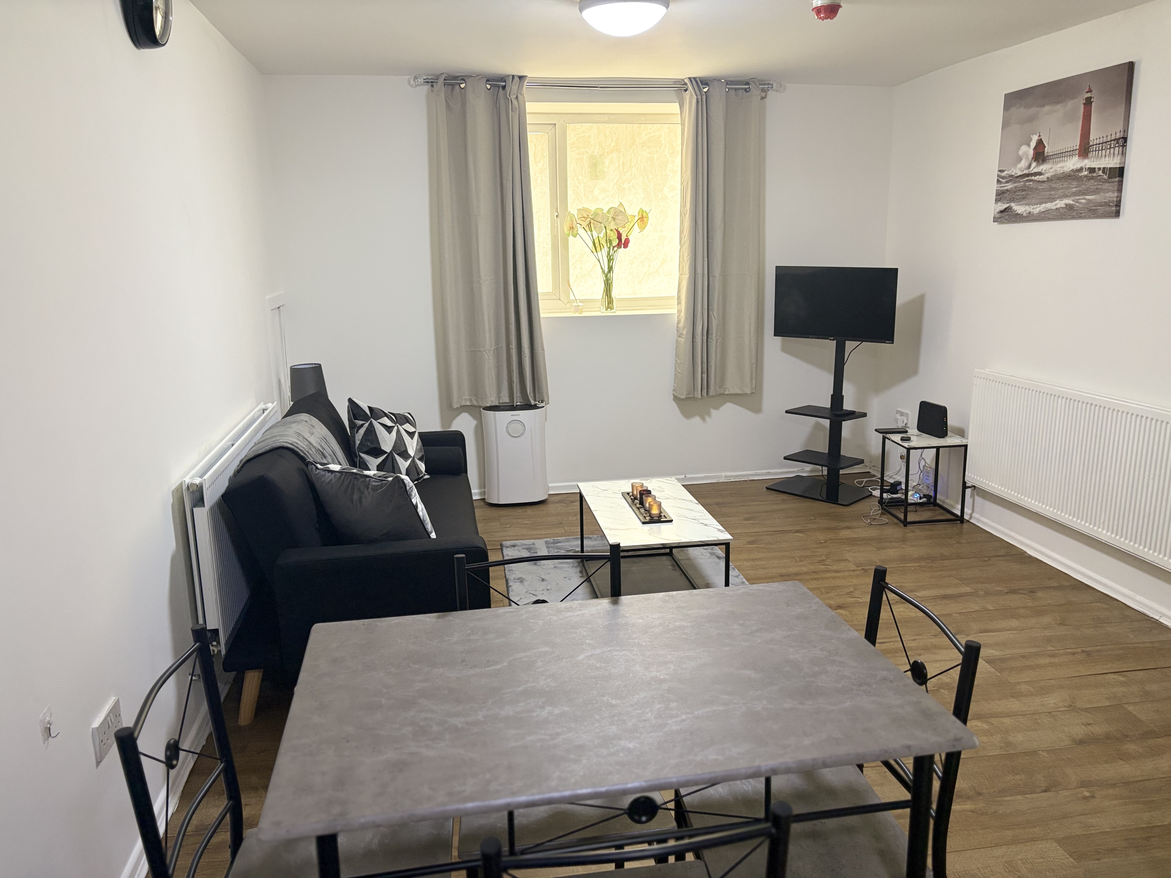 Spacious 3-Bedroom Flat | City Centre & Beach — photo 1