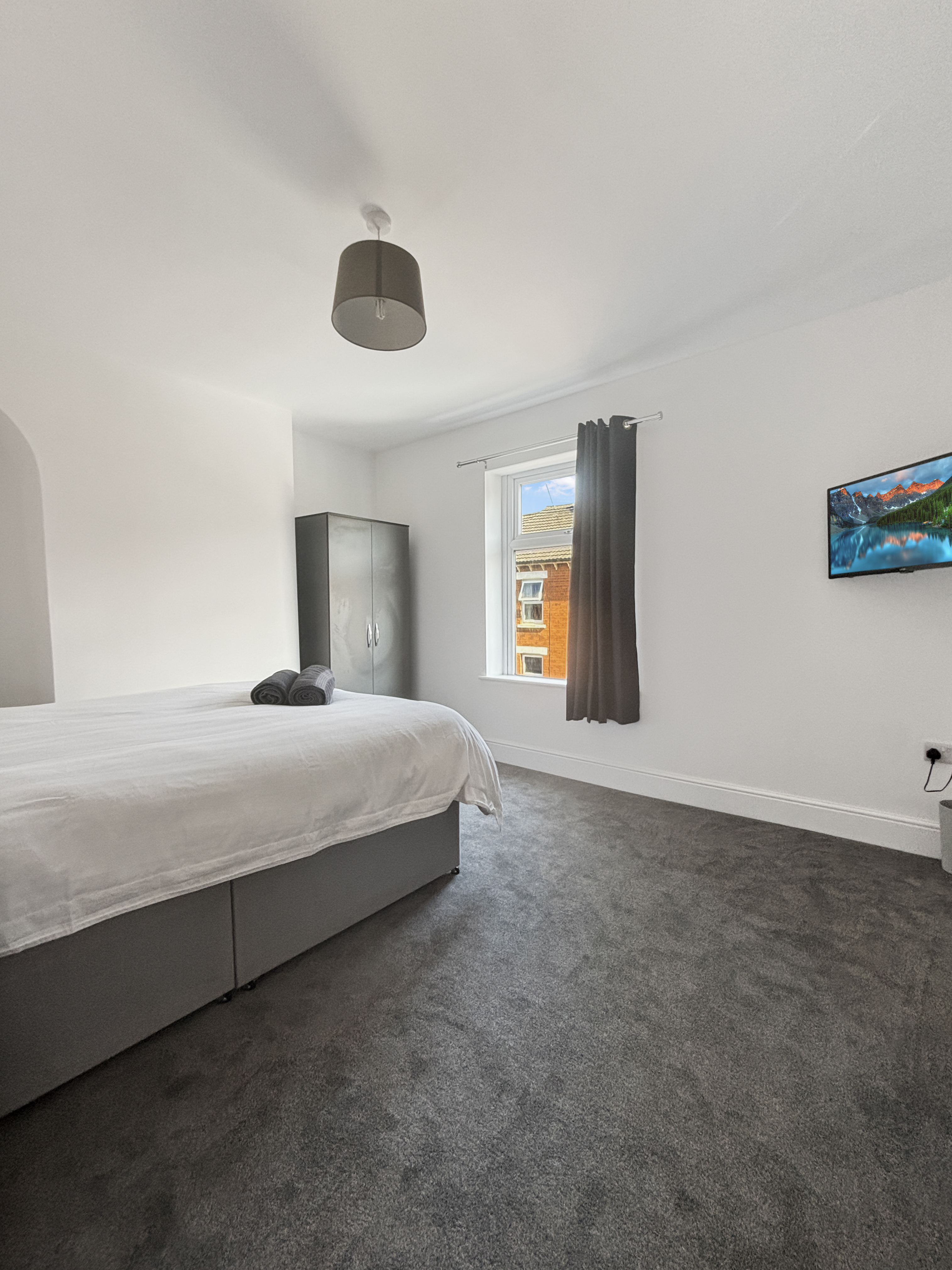 3bed central sleeps 7 garden Free Gym Access — photo 1