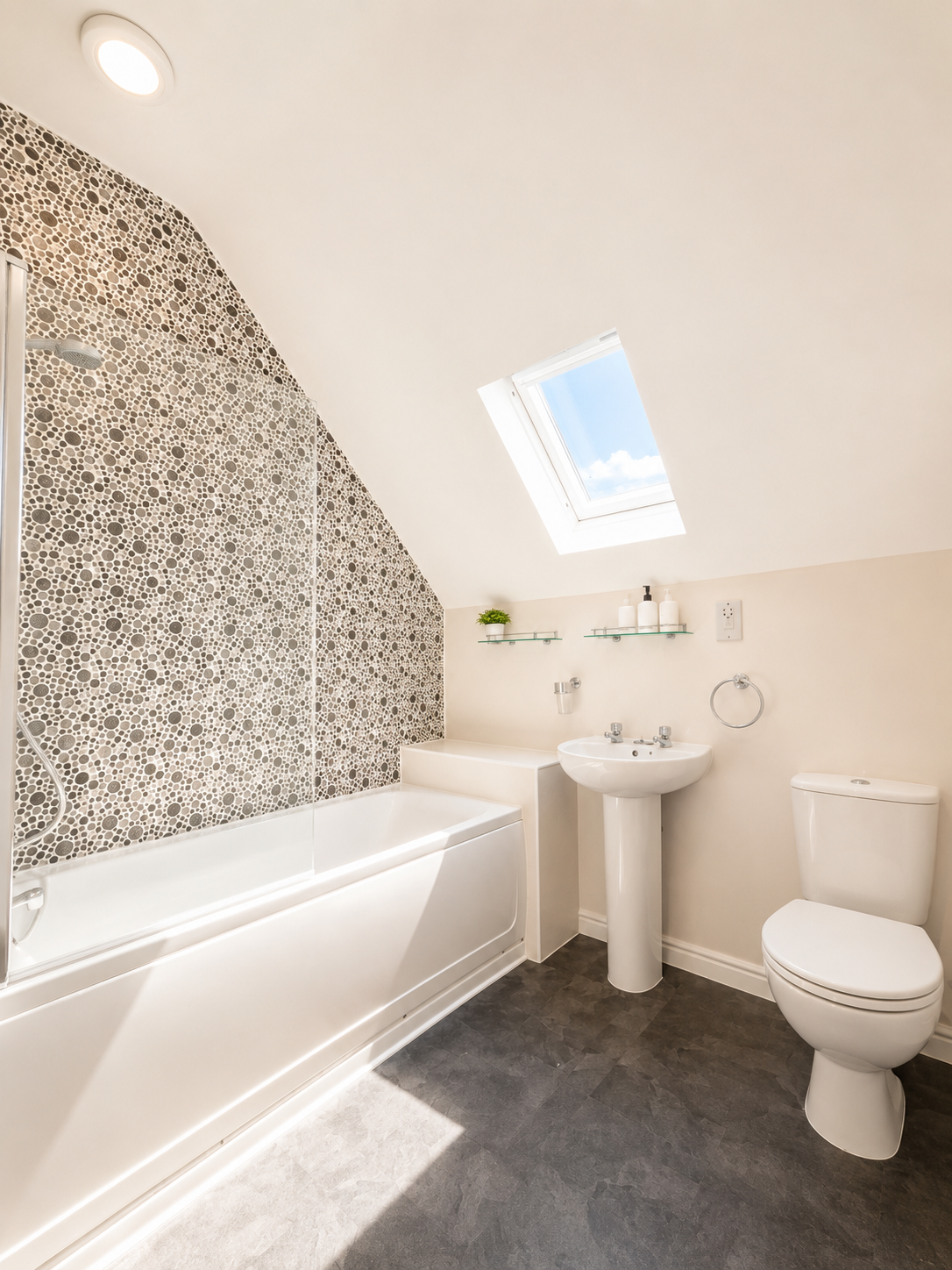 Long Stay | Sleeps 11 | Gated Parking | Games Room in Bedford, Bedfordshire