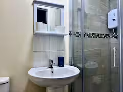 Stylish King Apartment, Gated Complex Suite 1 in Nottingham, Nottinghamshire
