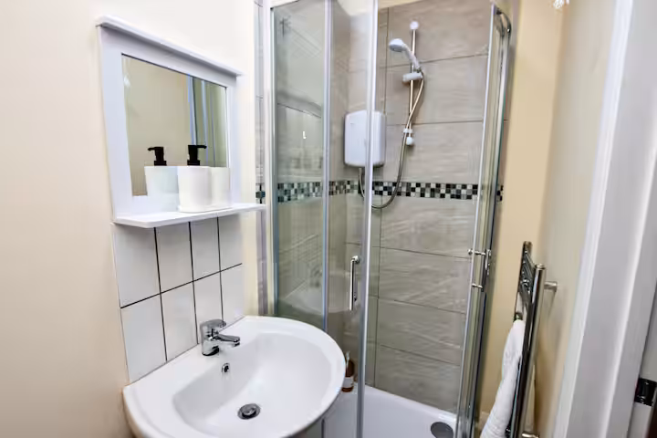 Modern Double Bed Apartment, Suite 7 — photo 1