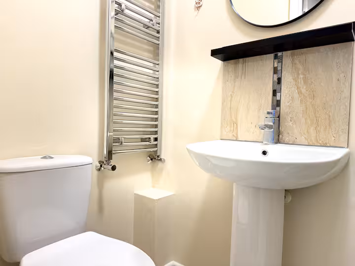 Large 8BR House — Sleeps 21, Fire Pit in Nottingham, Nottinghamshire