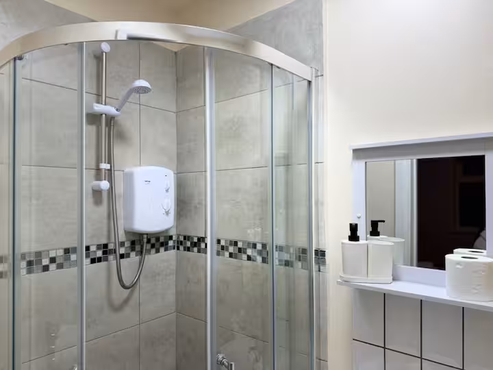 Modern Double Bed Apartment, Suite 4 in Nottingham